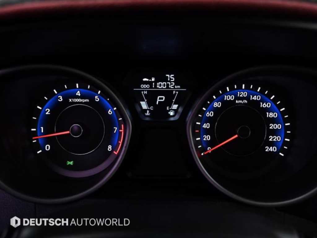 HYUNDAI Avante - Vista 7