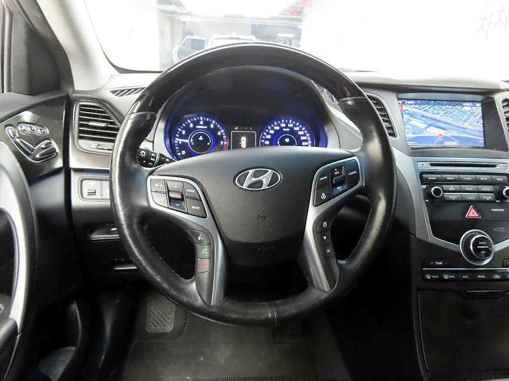 HYUNDAI Grandeur - Vista 7