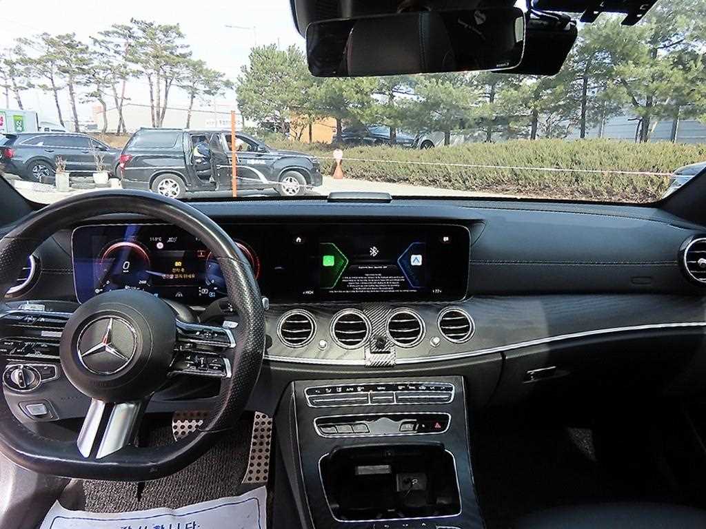 Mercedes Benz E class - Vista 7