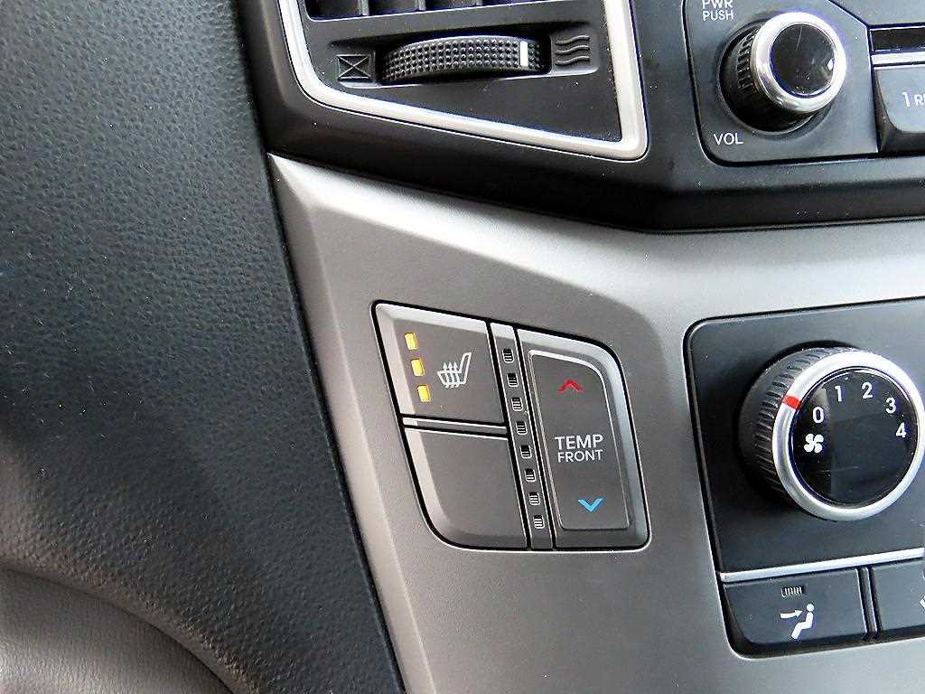 HYUNDAI Starex 2016 Amarillo - Importación desde Corea - HF Imports Iquique - Foto 15