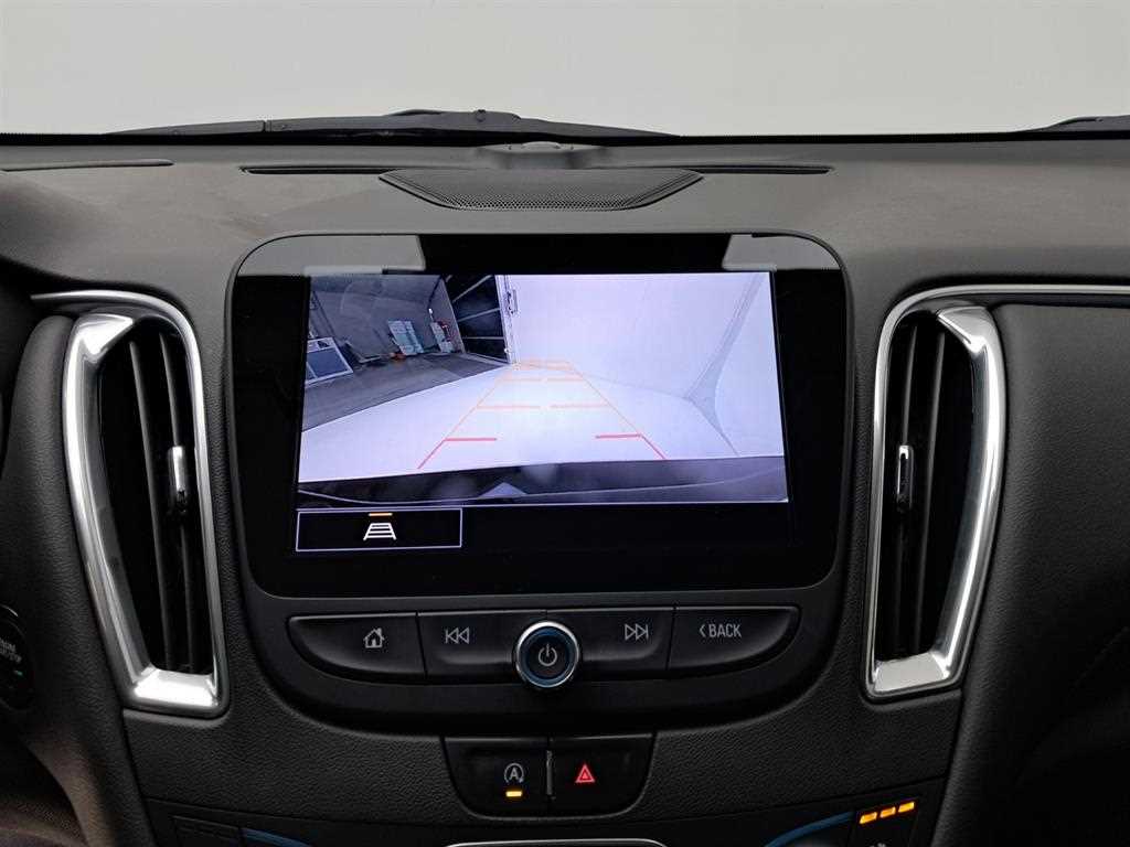 Chevrolet Malibu - Vista 10