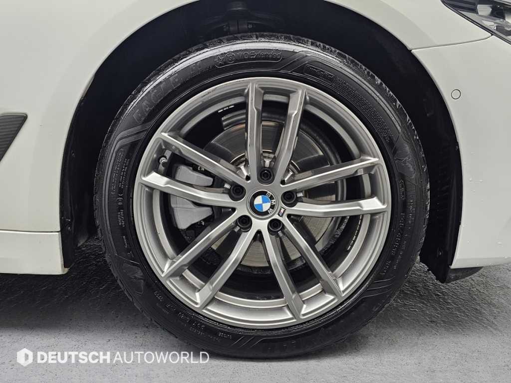 BMW 5 Series - Vista 5