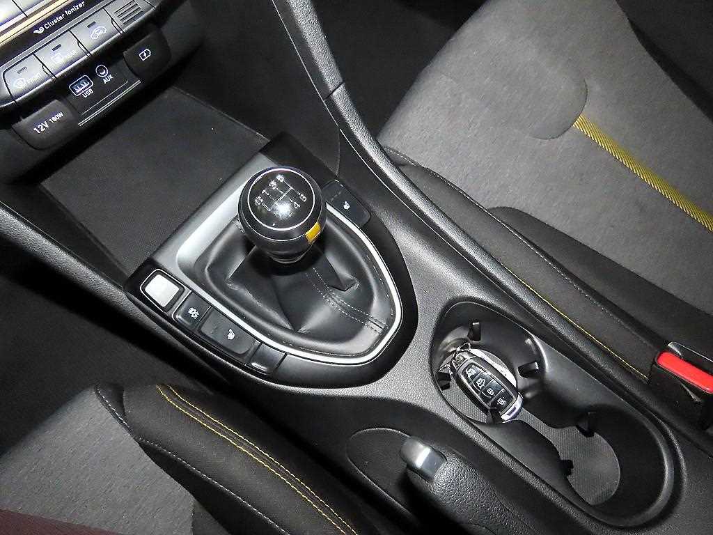 HYUNDAI Veloster - Vista 12