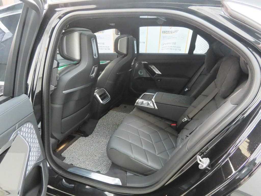 BMW 7 Series - Vista 6