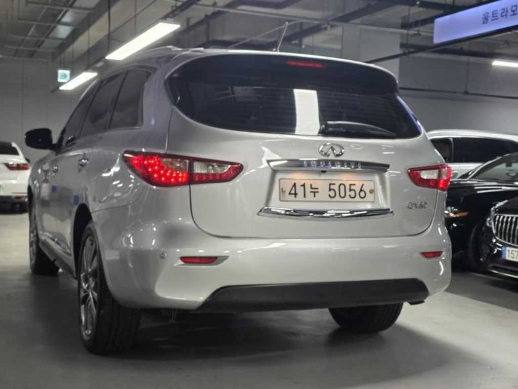 Infiniti QX - Vista 4