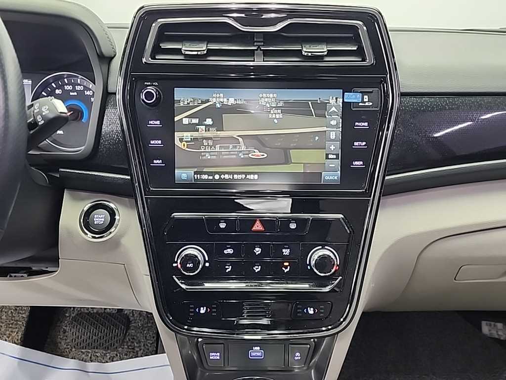 Ssangyong Tivoli - Vista 10