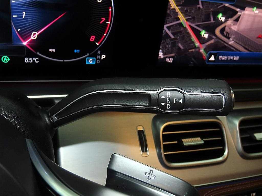 Mercedes Benz GLE Class - Vista 12