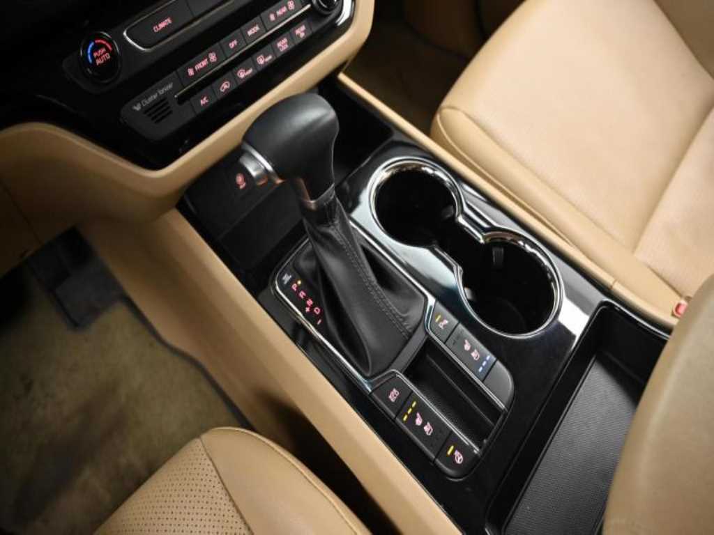 KIA Carnival - Vista 9