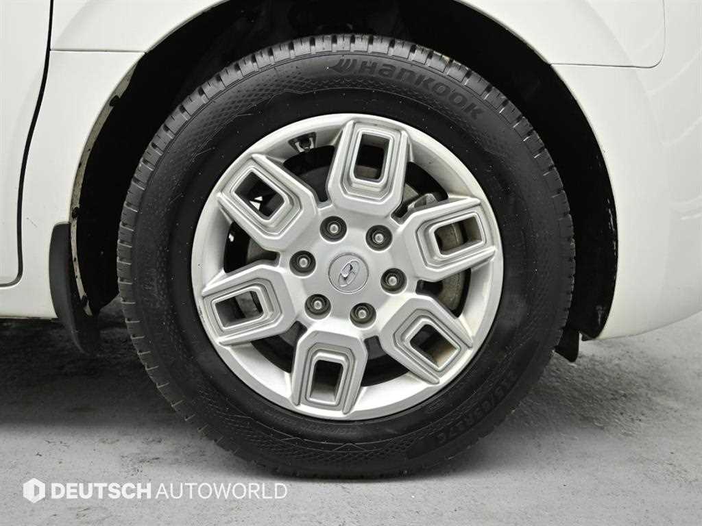 HYUNDAI Staria - Vista 5