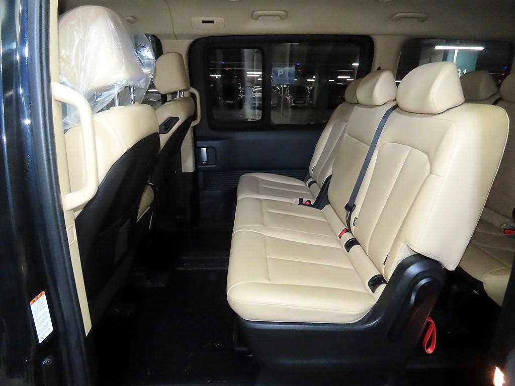 HYUNDAI Staria - Vista 6