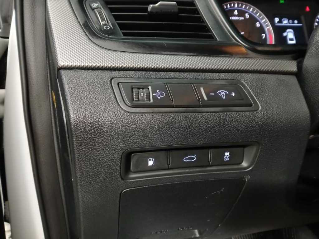 HYUNDAI Sonata - Vista 11