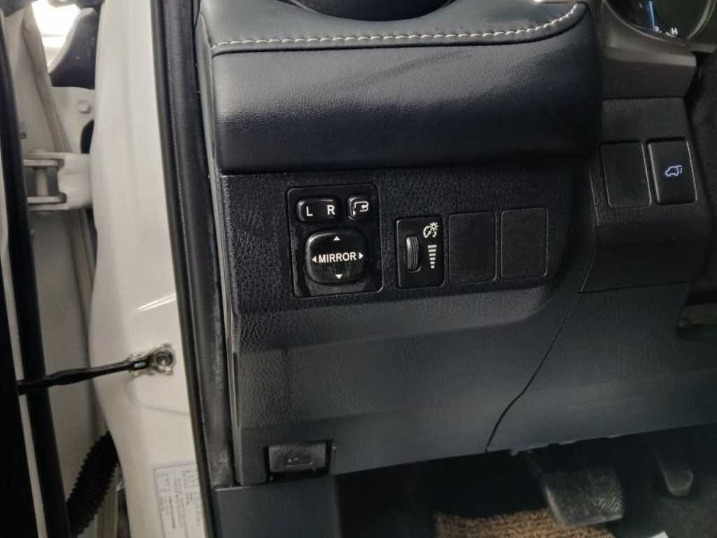 Toyota RAV4 - Vista 10