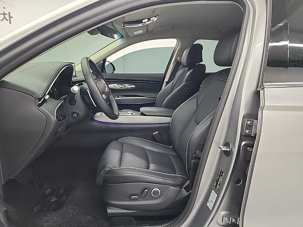 Genesis GV70 - Vista 11