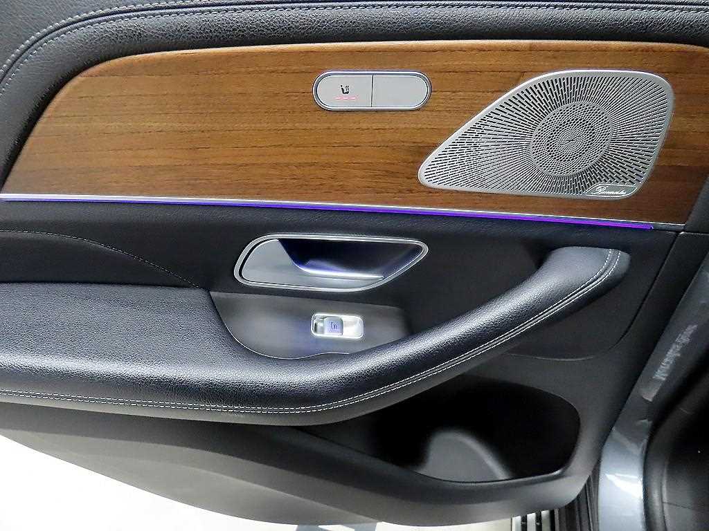 Mercedes Benz GLE Class - Vista 12