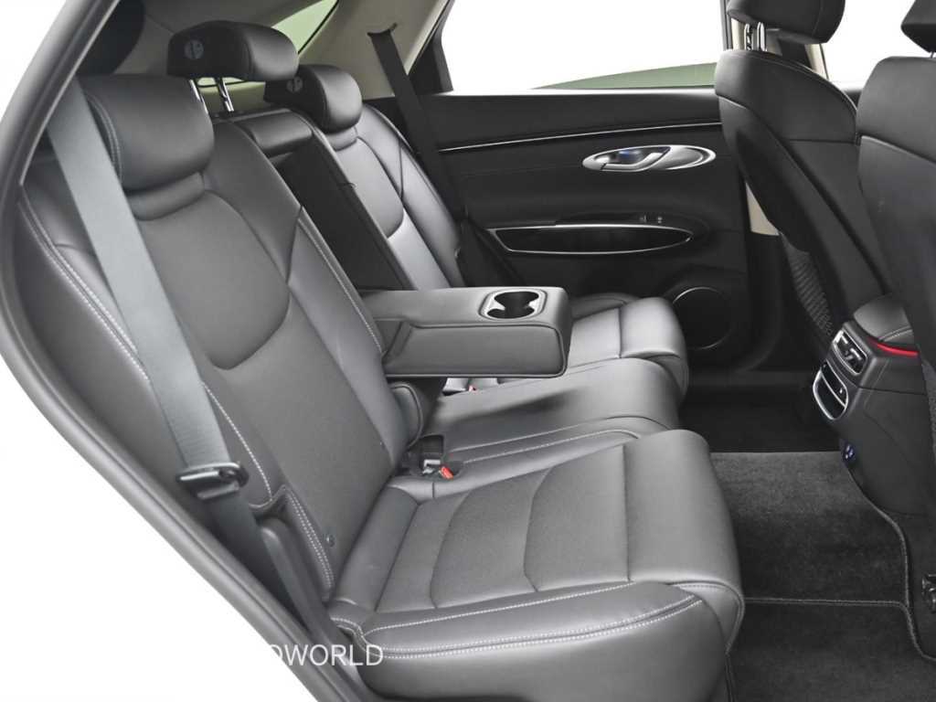 Genesis GV70 - Vista 12