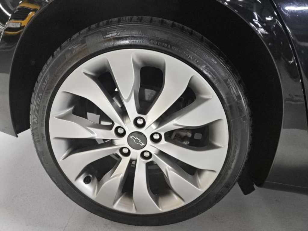 Chevrolet Malibu - Vista 5