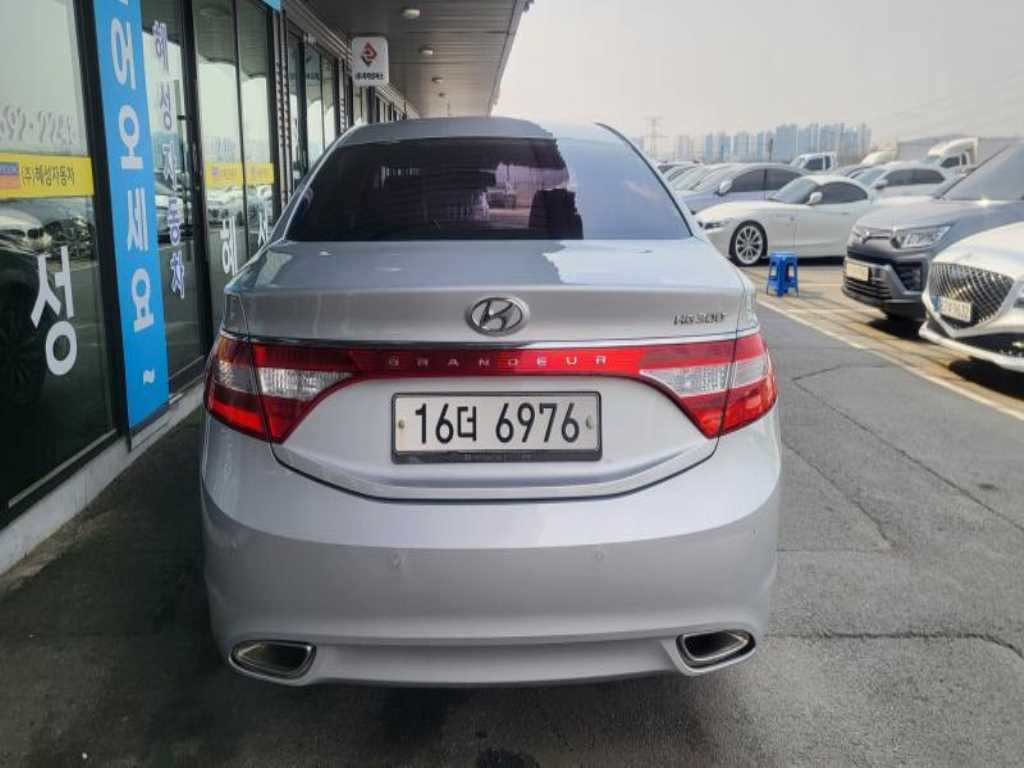 HYUNDAI Grandeur - Vista 6