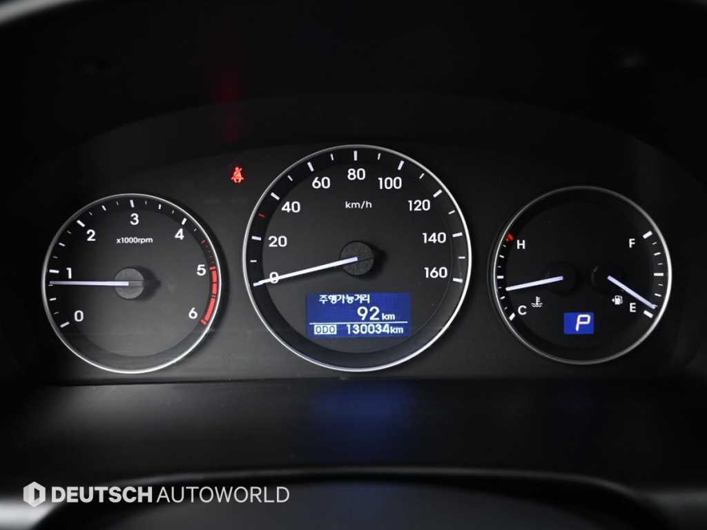 HYUNDAI Starex - Vista 8