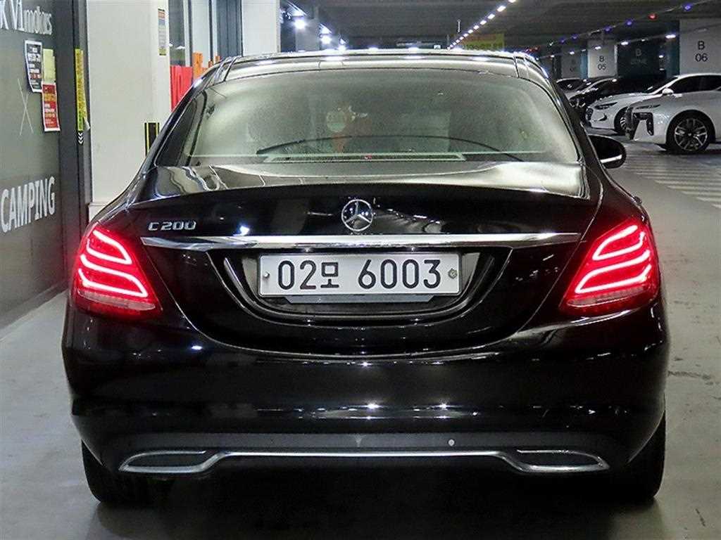 Mercedes Benz C Class - Vista 5