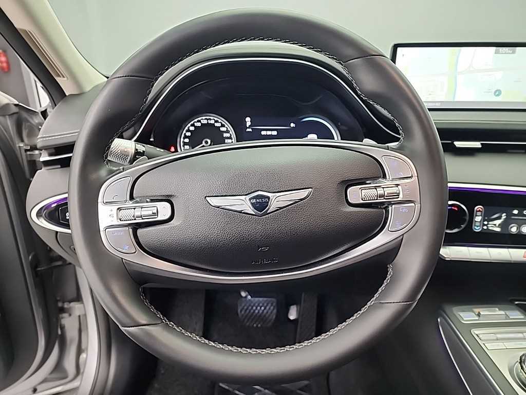 Genesis GV70 - Vista 9