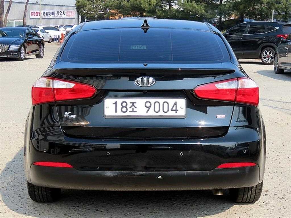 KIA K3 - Vista 4