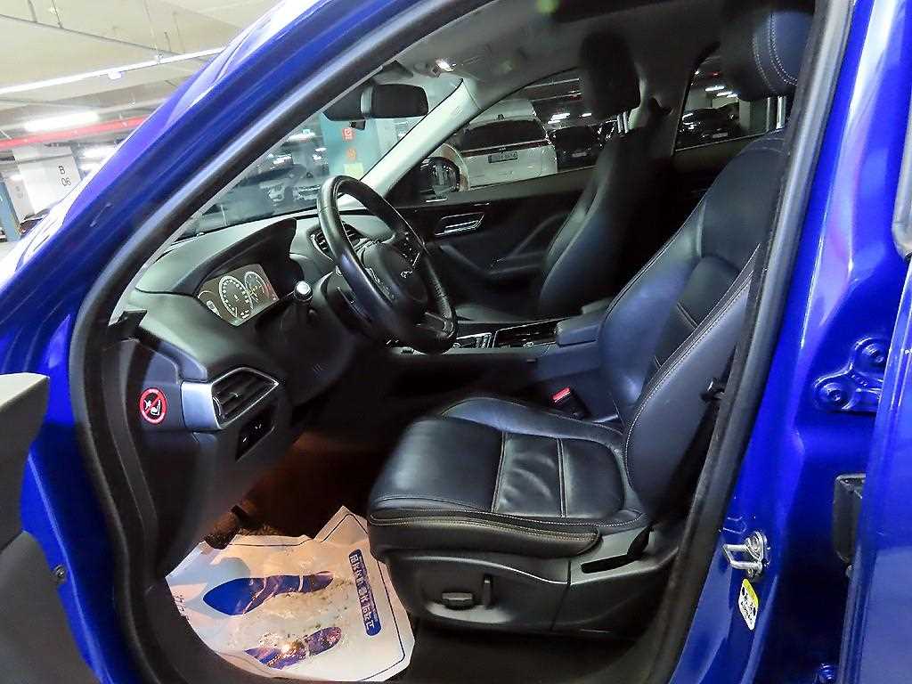 Jaguar F-PACE - Vista 6