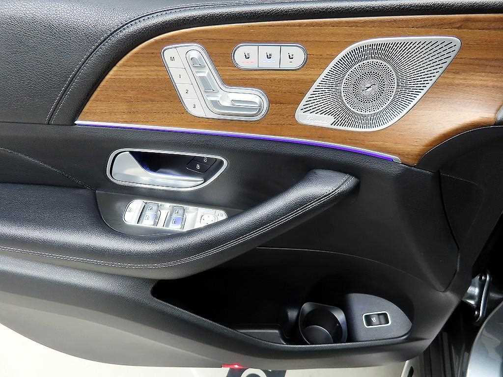 Mercedes Benz GLE Class - Vista 11