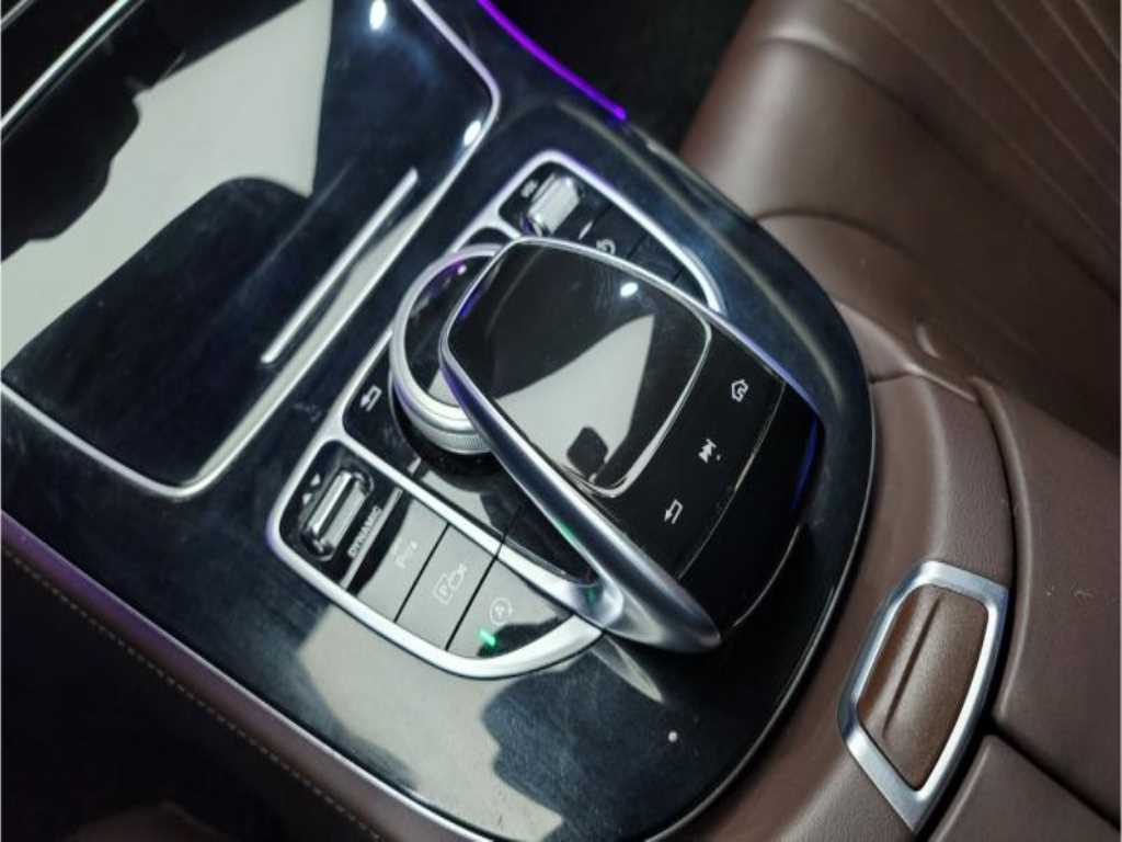 Mercedes Benz CLS Class - Vista 11