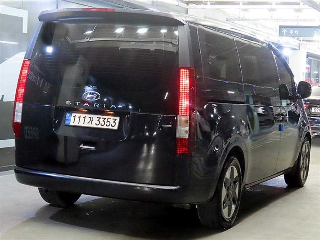 HYUNDAI Staria - Vista 4