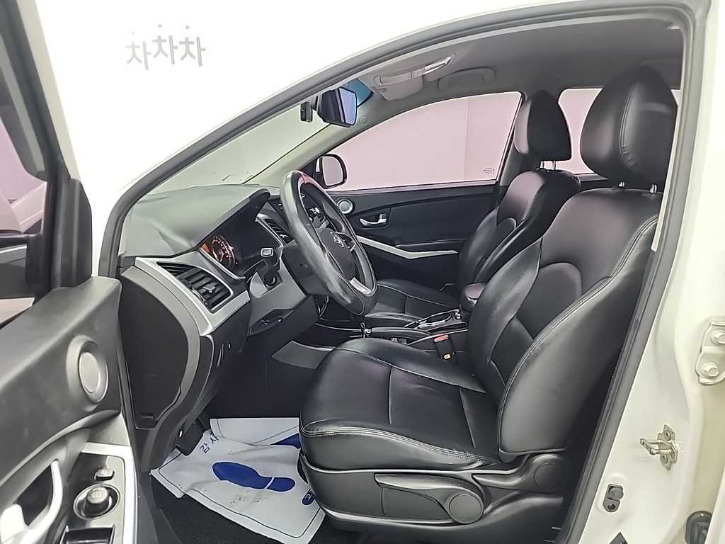 Ssangyong Korando - Vista 11