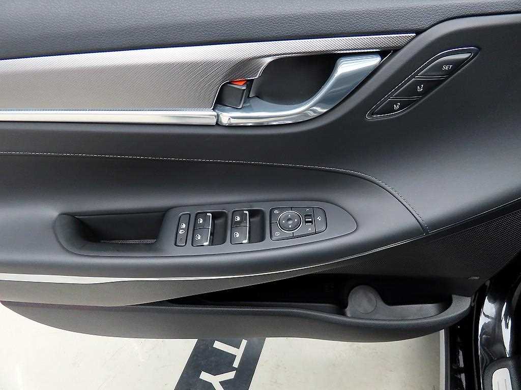 HYUNDAI Grandeur - Vista 11