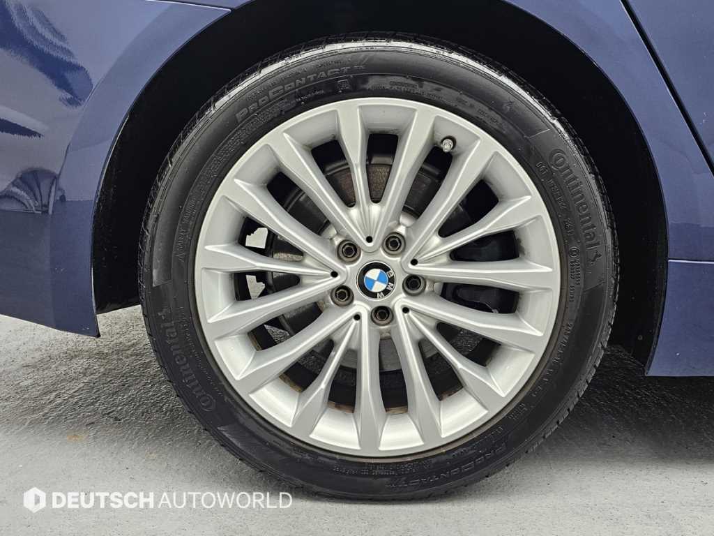 BMW 5 Series - Vista 5