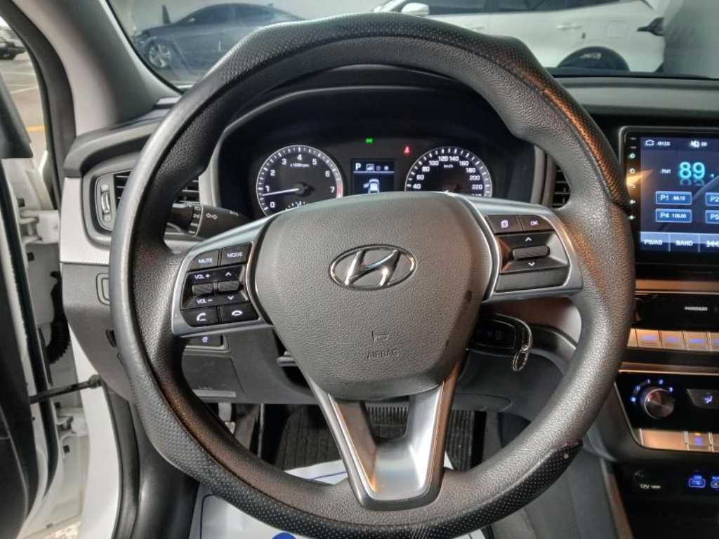 HYUNDAI Sonata - Vista 8