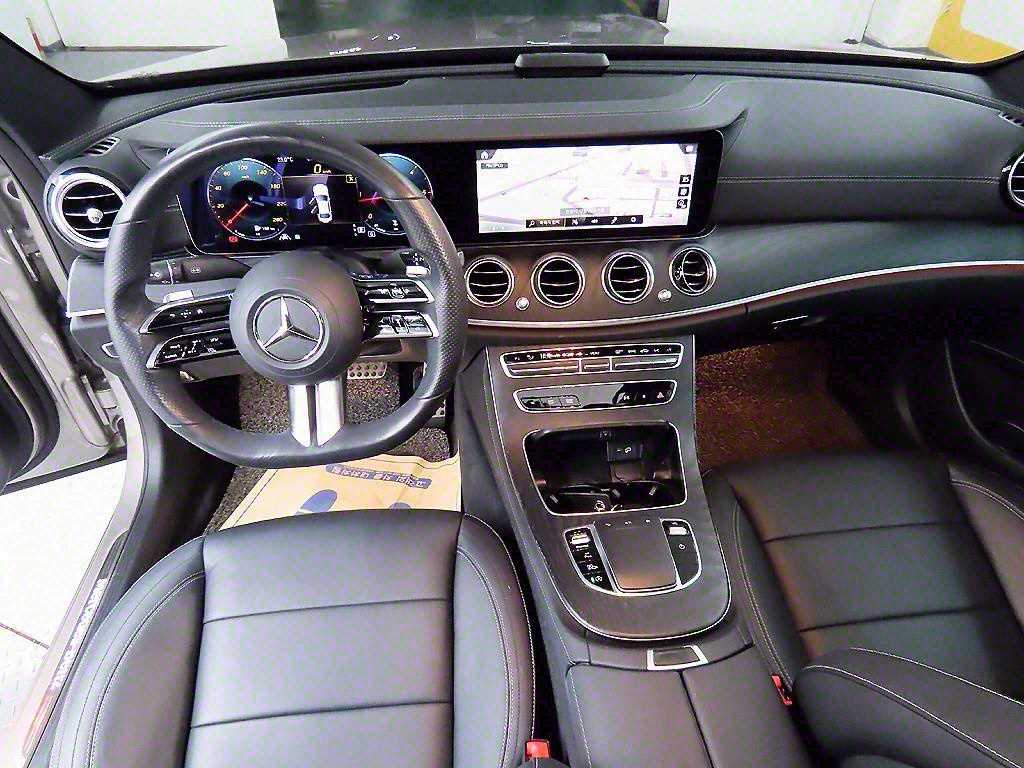 Mercedes Benz E class - Vista 7