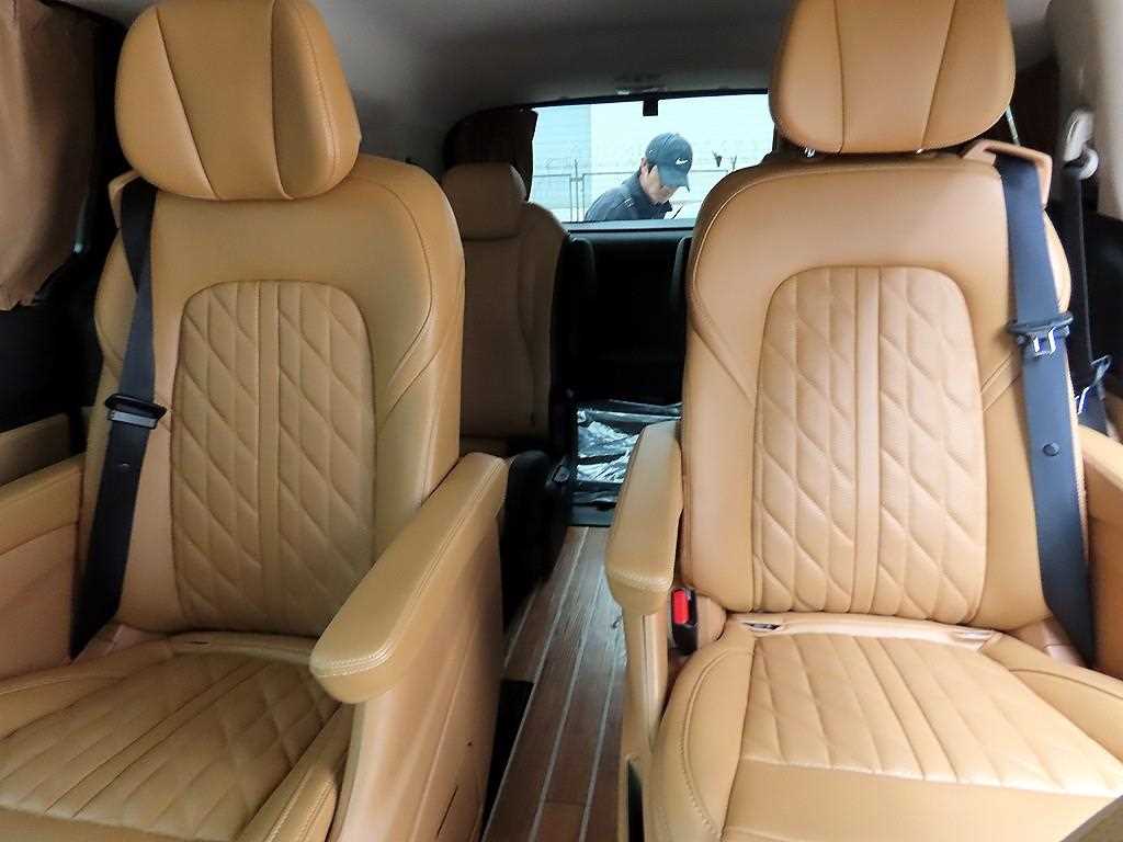 KIA Carnival - Vista 7