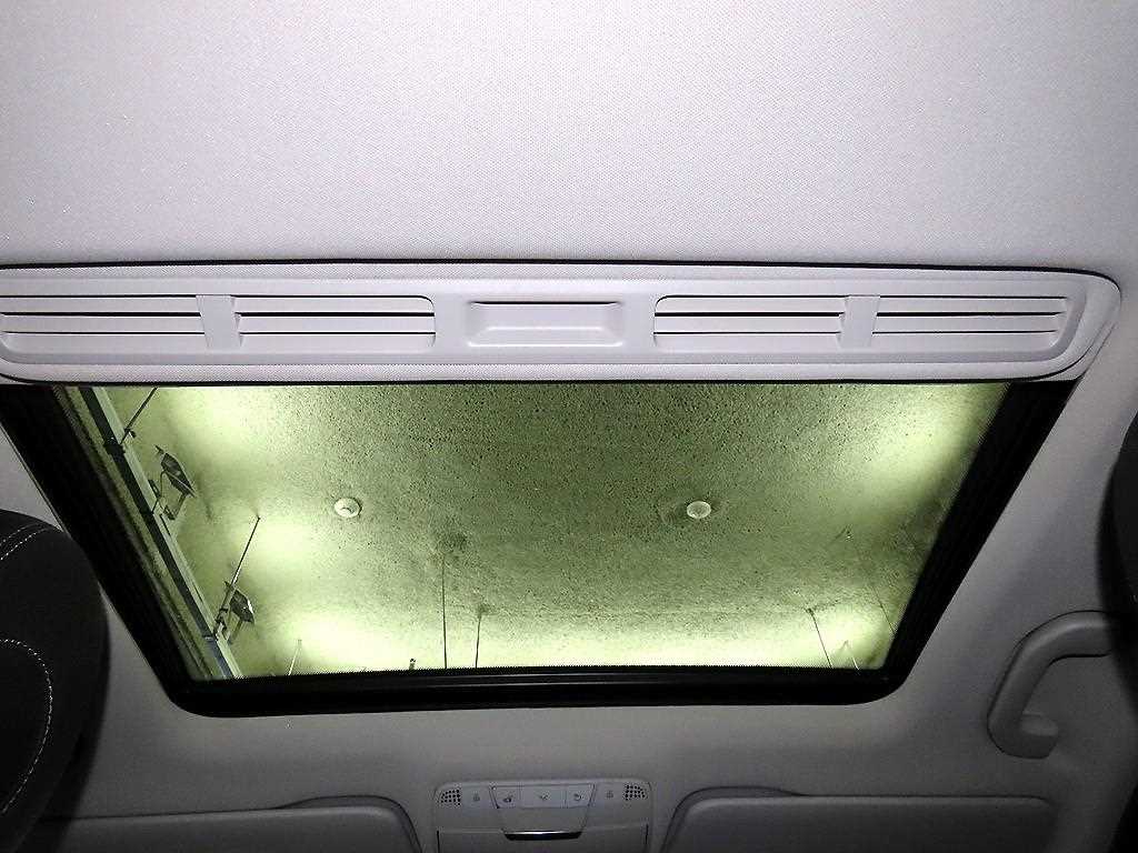 Mercedes Benz C Class 2017 Negro - Importación desde Corea - HF Imports Iquique - Foto 17