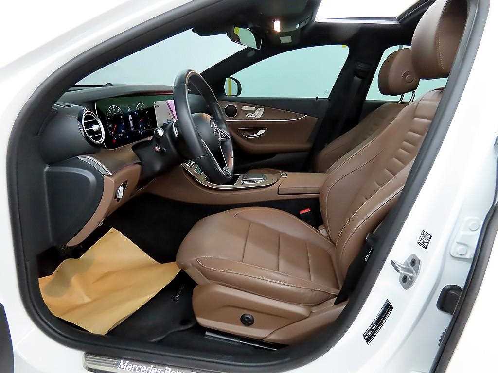 Mercedes Benz E class - Vista 5