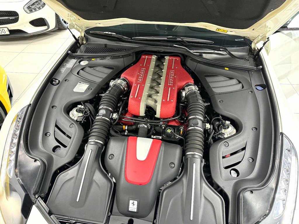 Ferrari FF - Vista 4