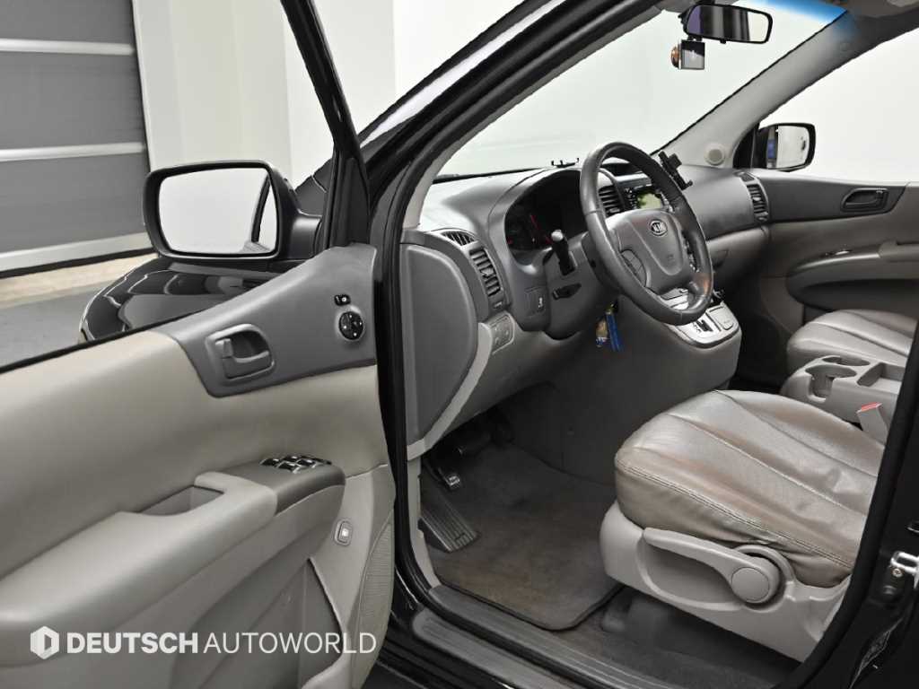 KIA Carnival - Vista 11
