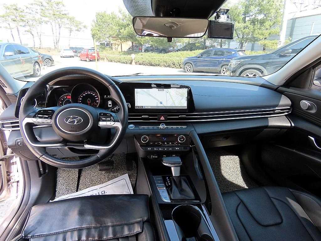 HYUNDAI Avante - Vista 7