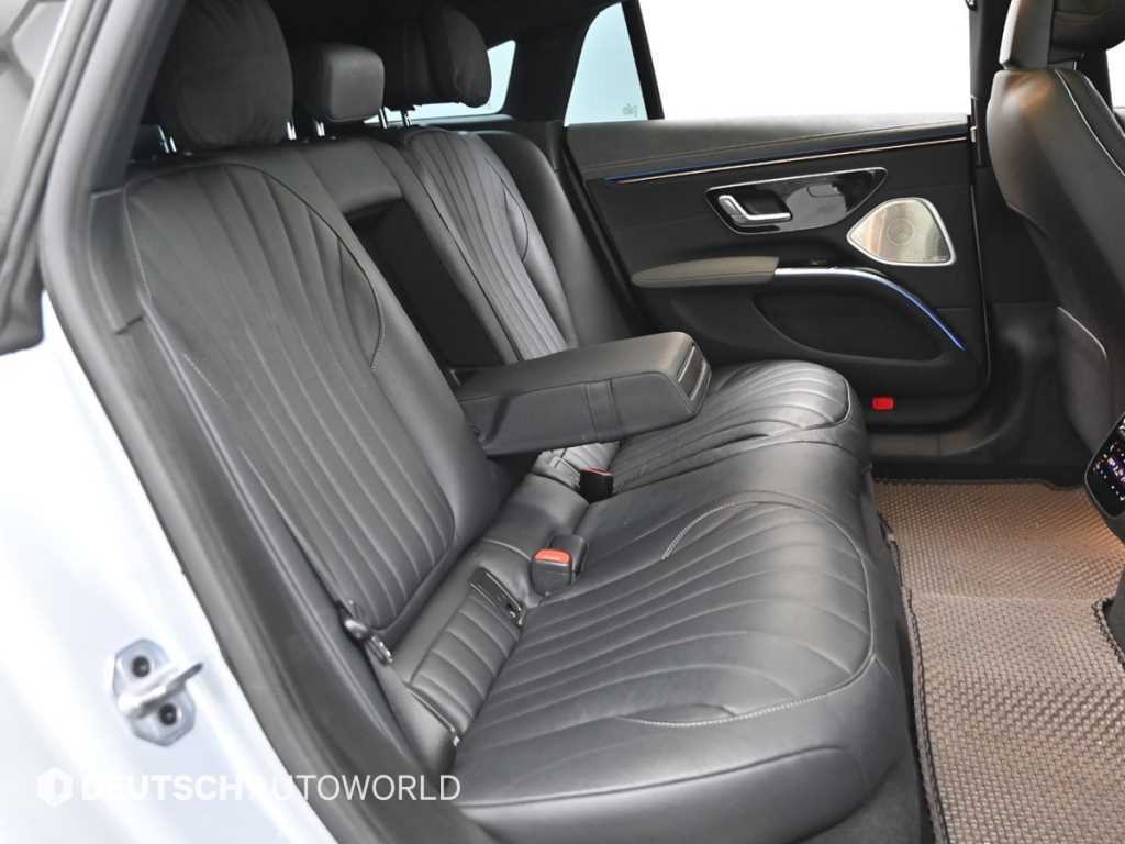 Mercedes Benz EQS - Vista 12