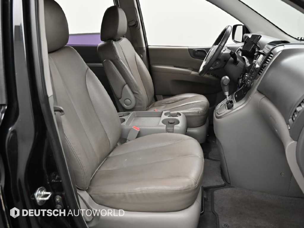 KIA Carnival - Vista 10