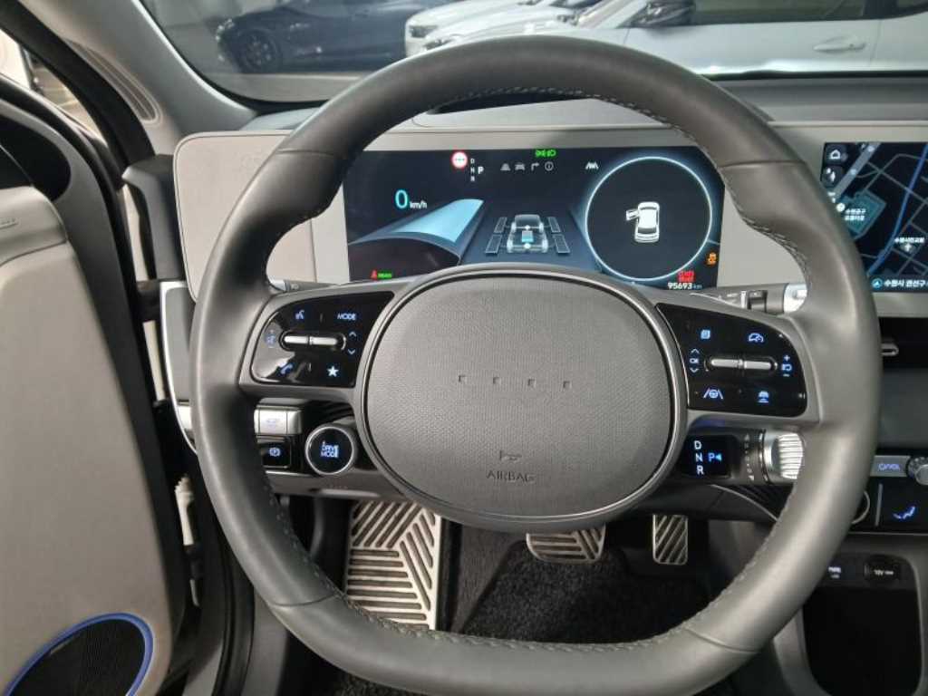 HYUNDAI Ioniq 5 - Vista 8