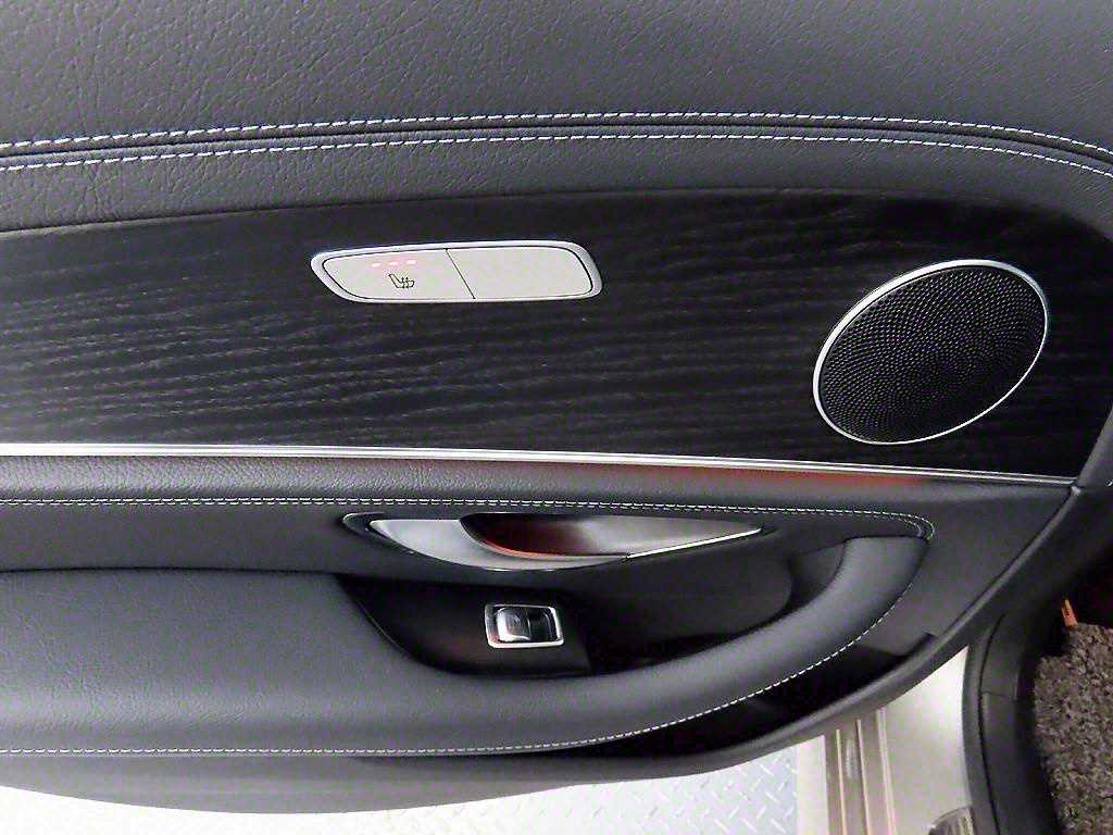 Mercedes Benz E class - Vista 12