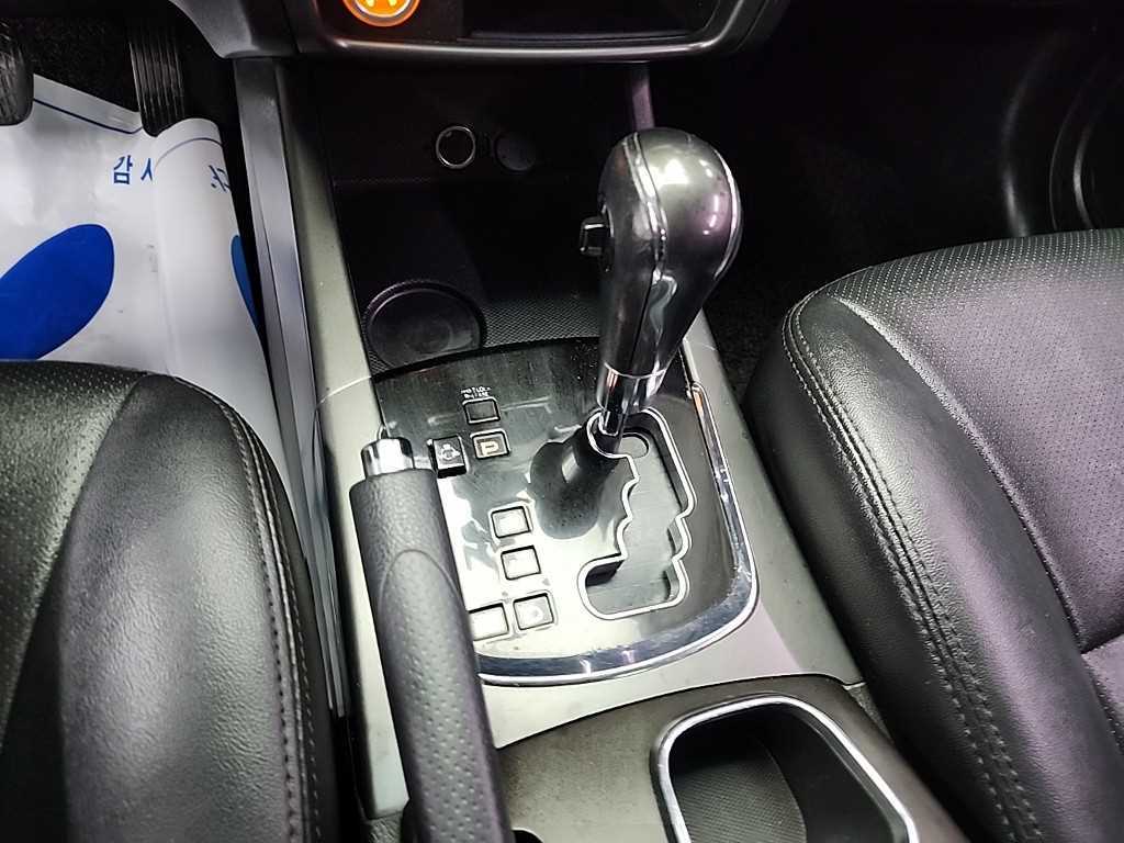 Ssangyong Korando - Vista 8