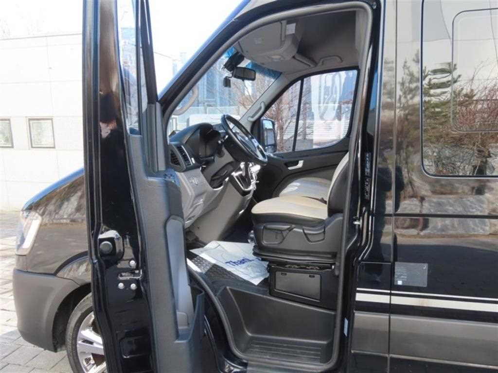 HYUNDAI Solati - Vista 12