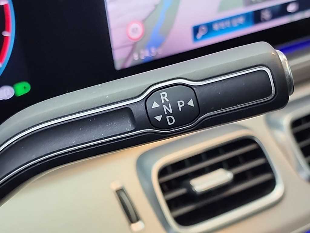 Mercedes Benz GLE Class - Vista 8