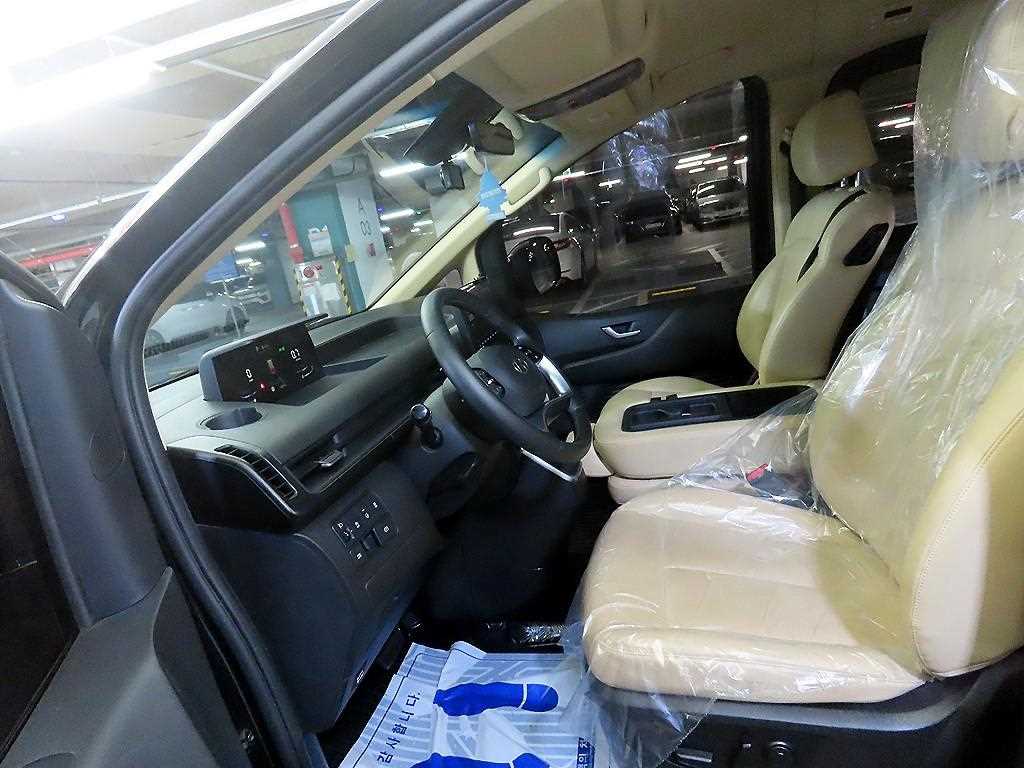 HYUNDAI Staria - Vista 5