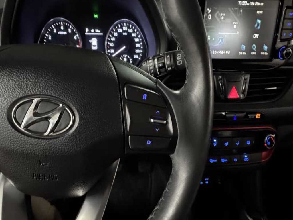 HYUNDAI i30 - Vista 9