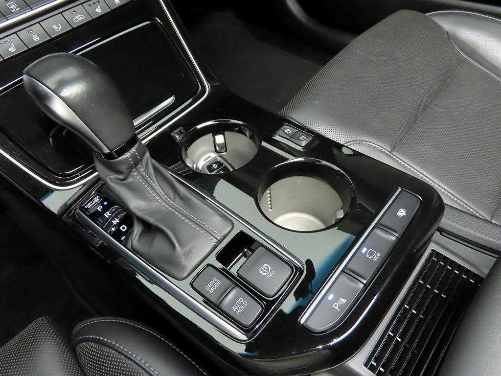 HYUNDAI Grandeur - Vista 11